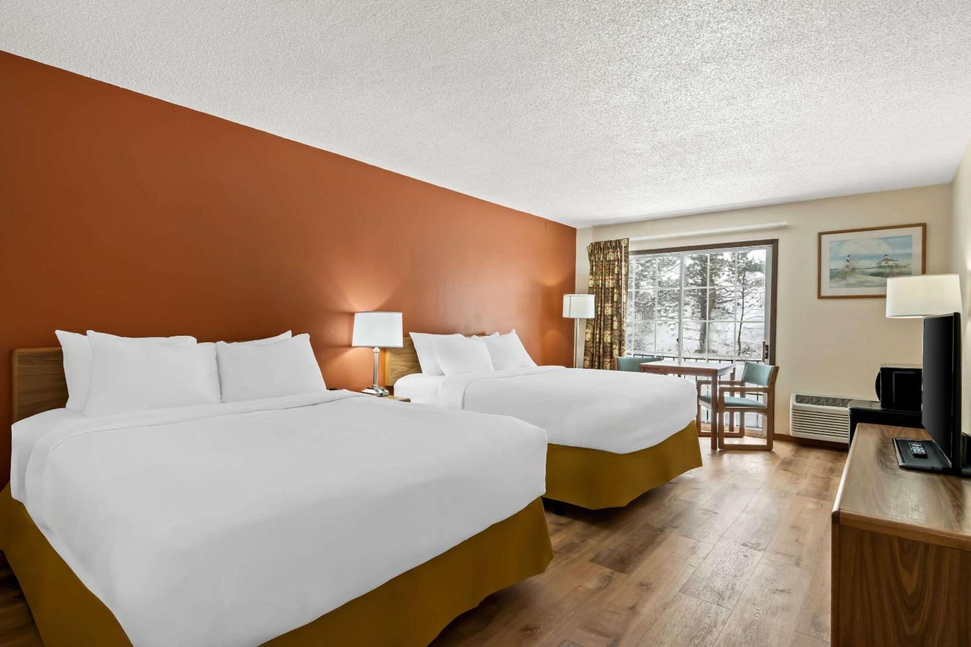 Econo Lodge Манисти Экстерьер фото