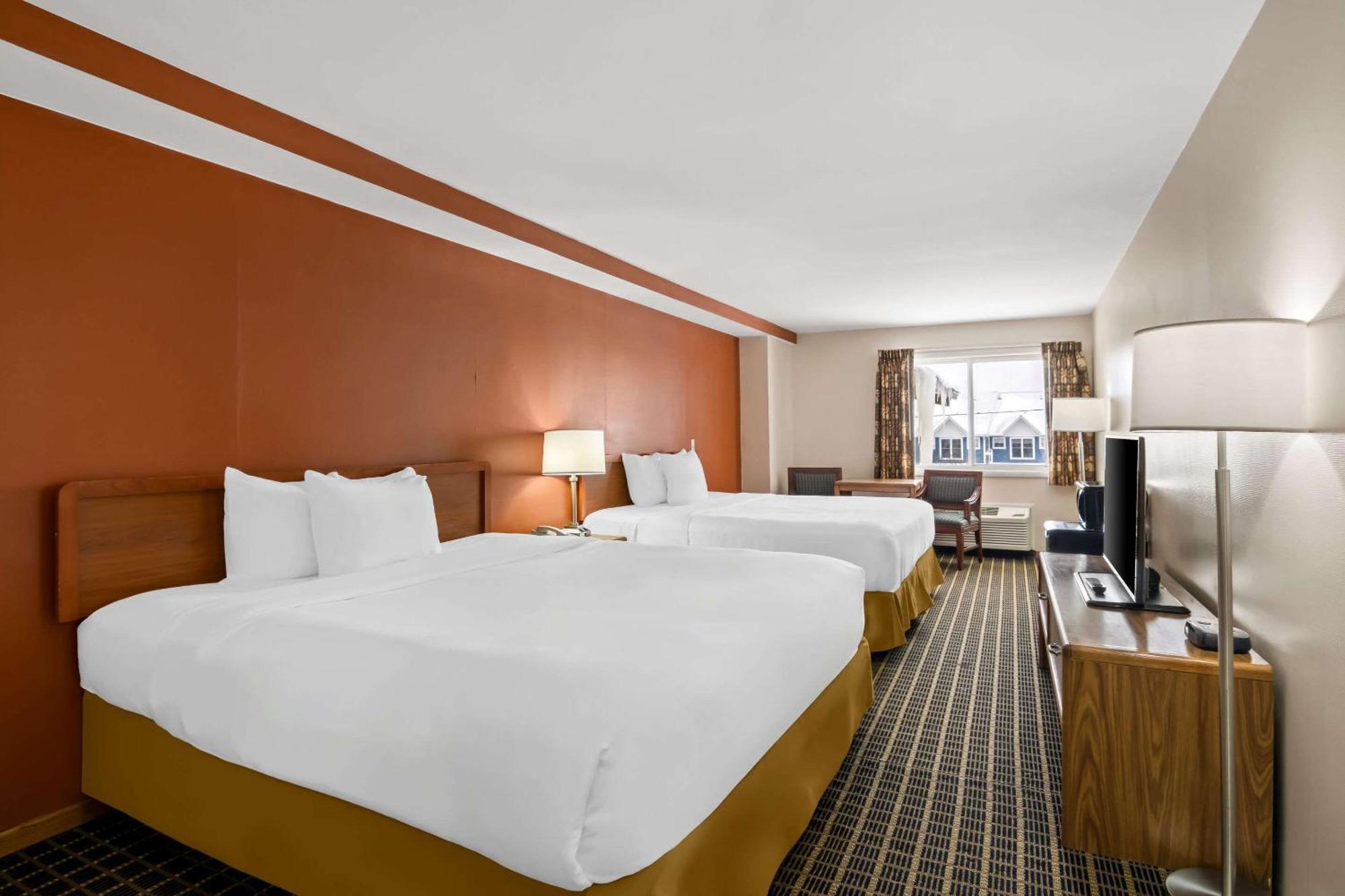 Econo Lodge Манисти Экстерьер фото